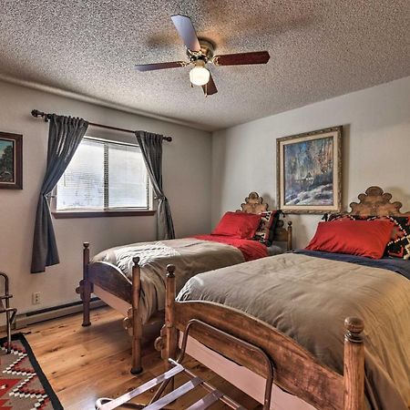 Downtown Red River Retreat With Mtn Views And Yard エクステリア 写真