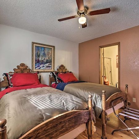 Downtown Red River Retreat With Mtn Views And Yard エクステリア 写真