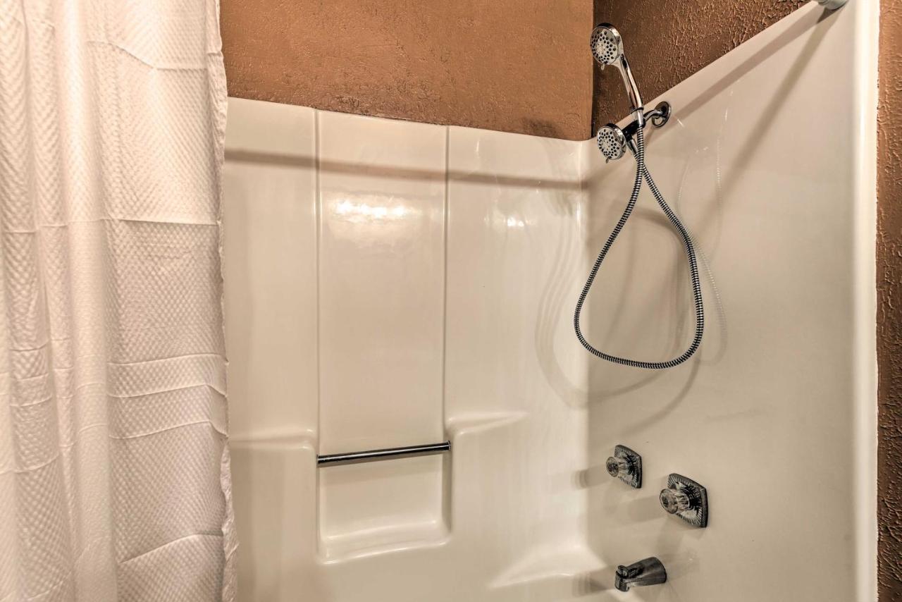 Downtown Red River Retreat With Mtn Views And Yard エクステリア 写真