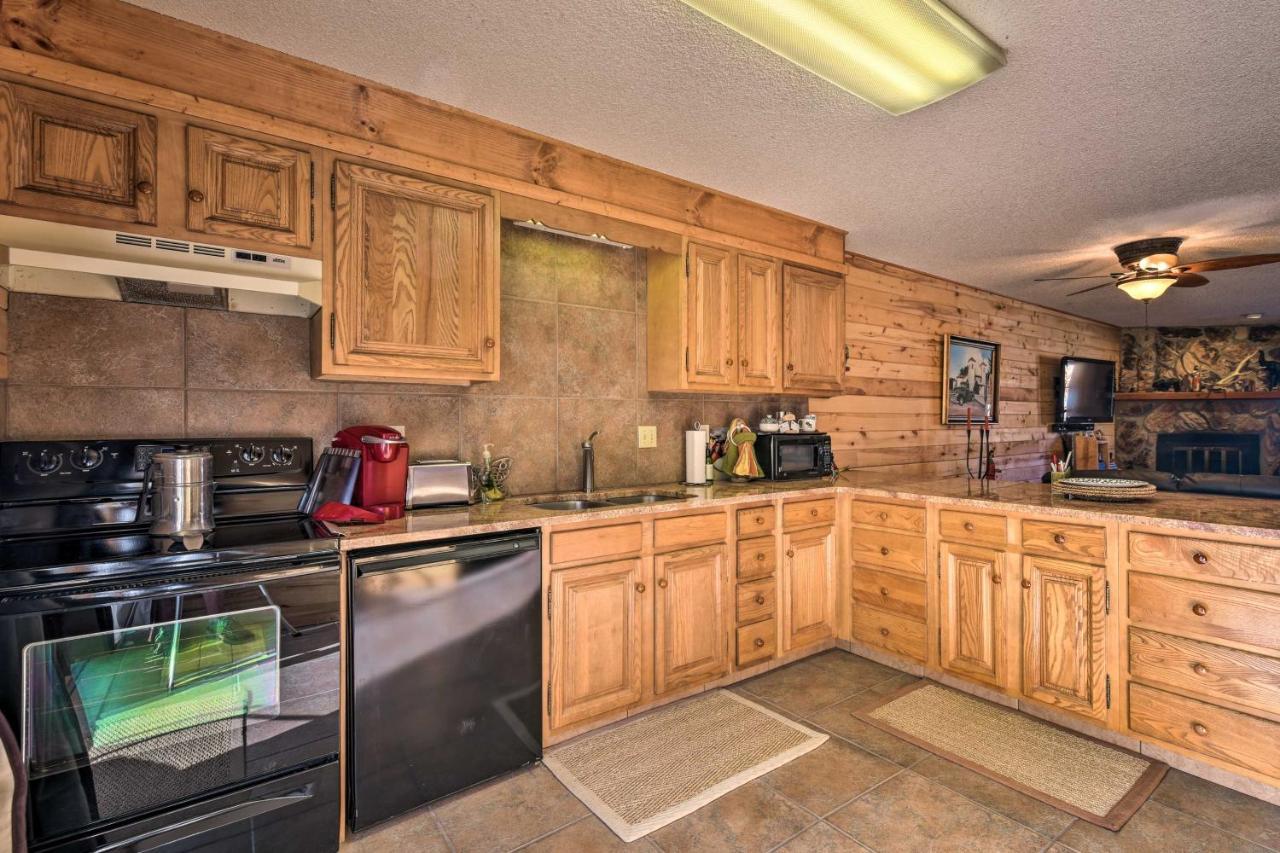 Downtown Red River Retreat With Mtn Views And Yard エクステリア 写真