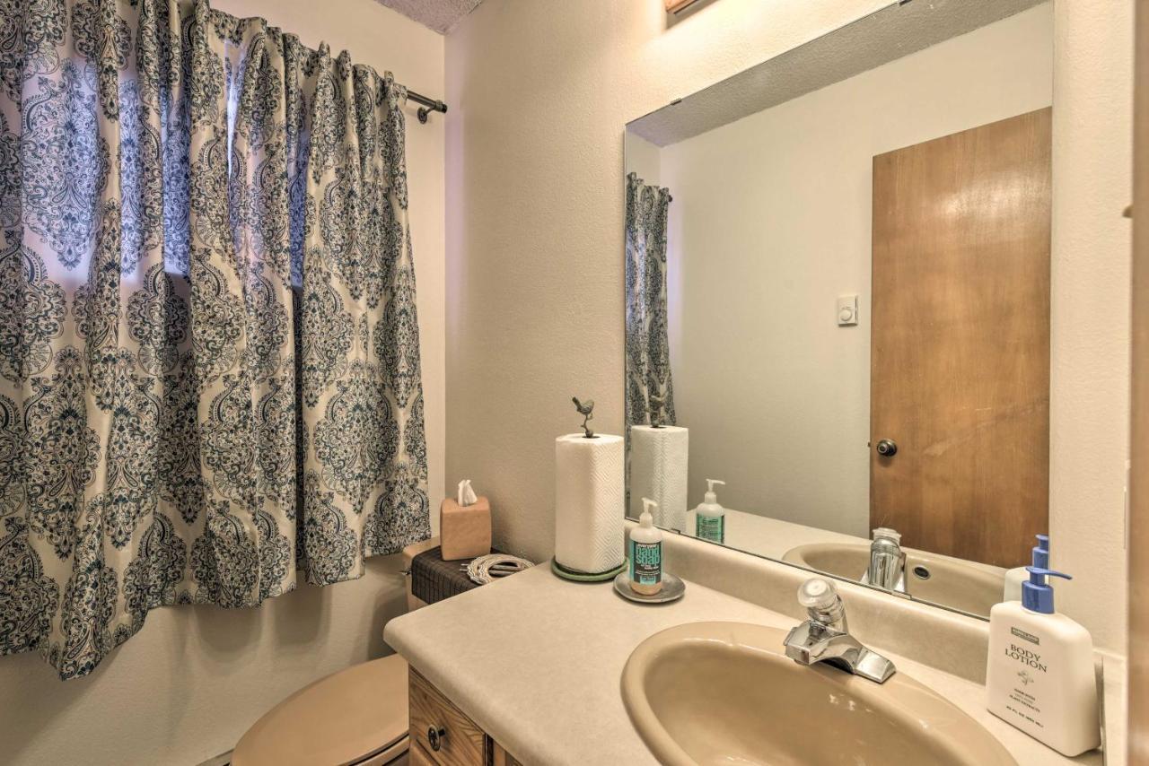 Downtown Red River Retreat With Mtn Views And Yard エクステリア 写真