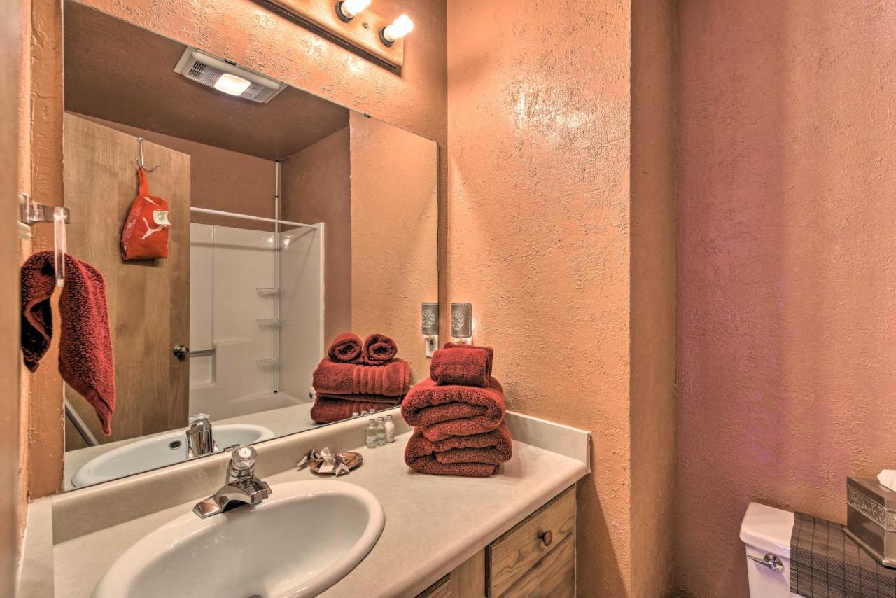 Downtown Red River Retreat With Mtn Views And Yard エクステリア 写真