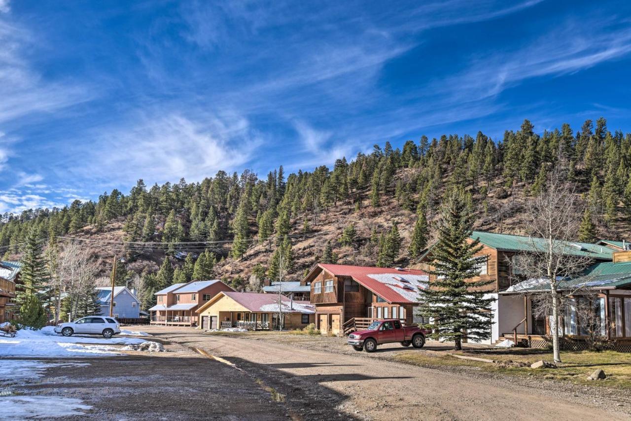 Downtown Red River Retreat With Mtn Views And Yard エクステリア 写真